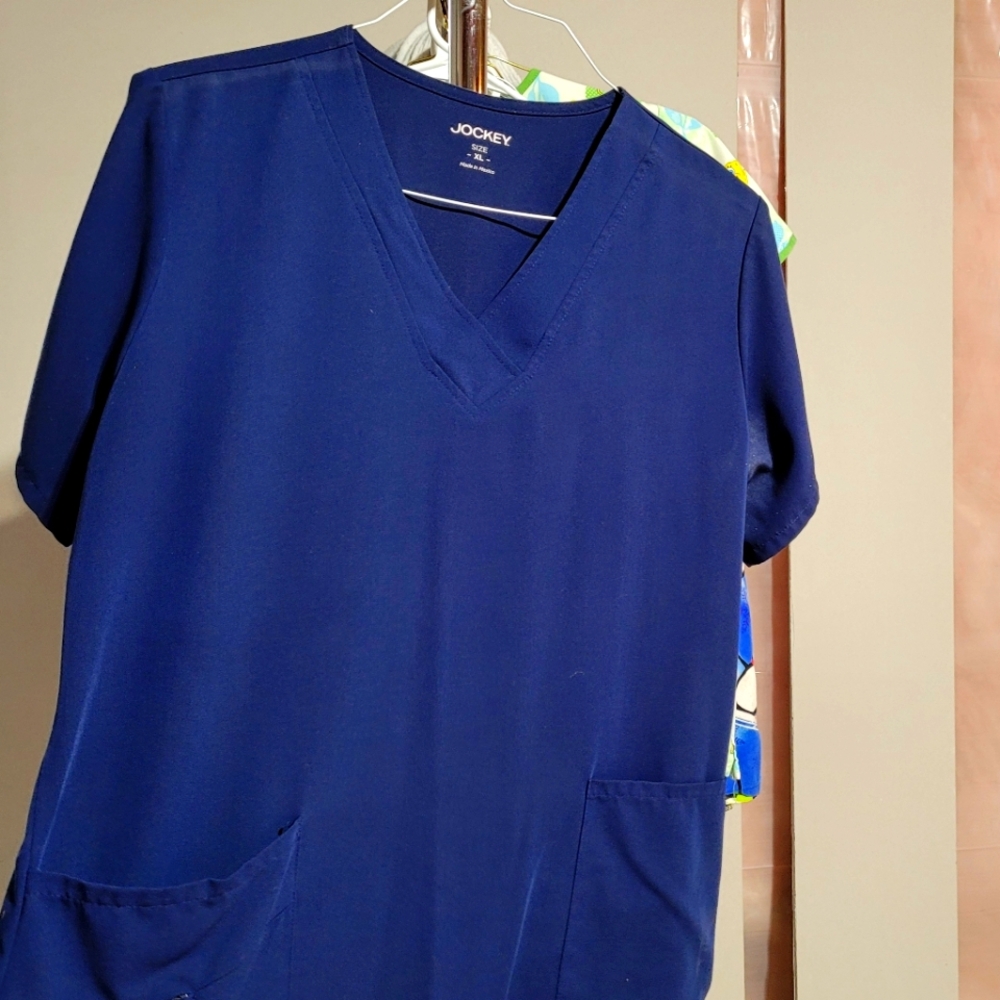 Womens jockey scrub top